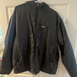 Men’s Patagonia Winter Coat with hood (Large)
